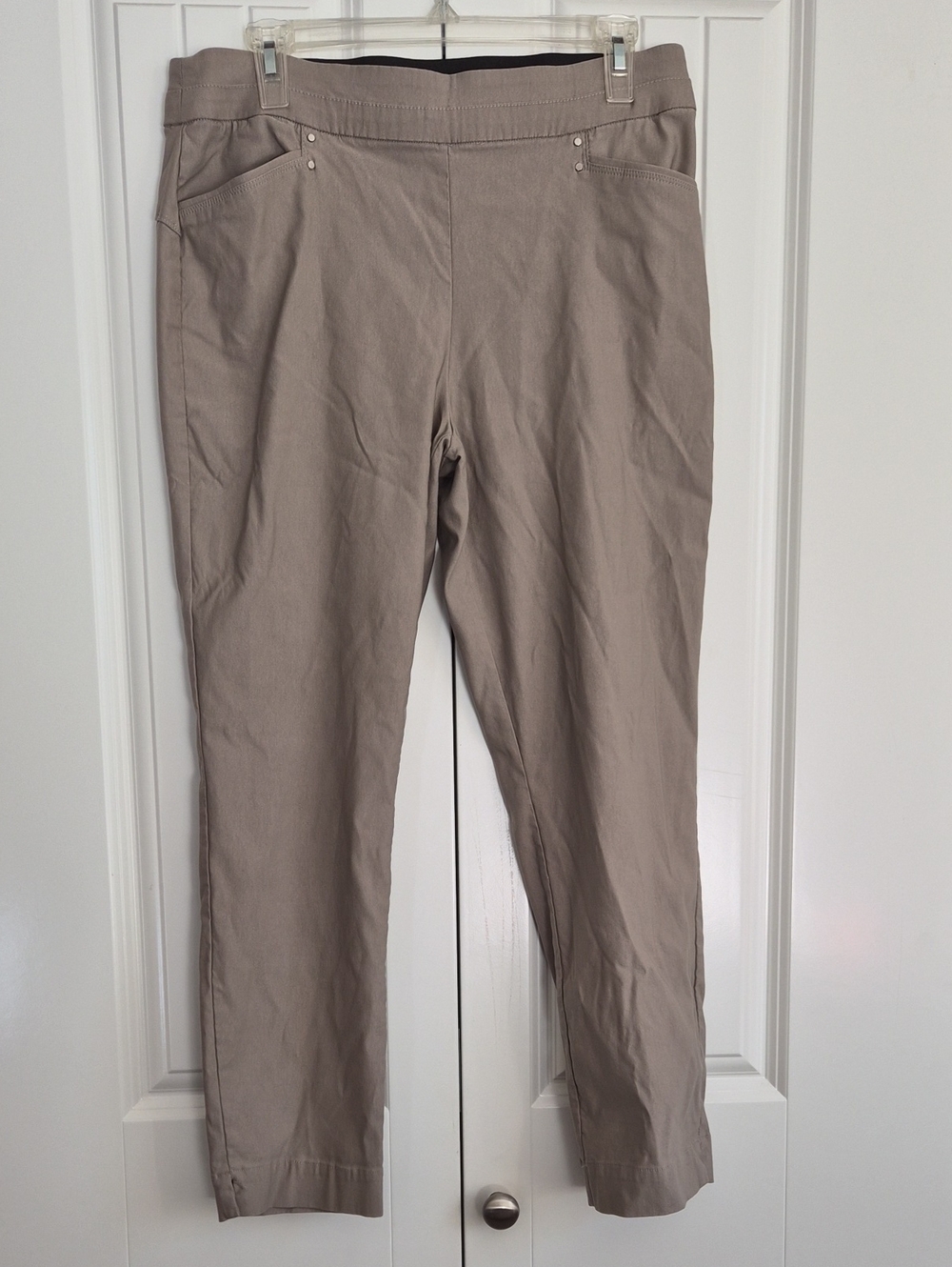 Cropped Pull-On Trousers in Taupe